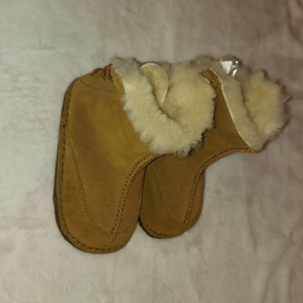 UGG  Medium kids